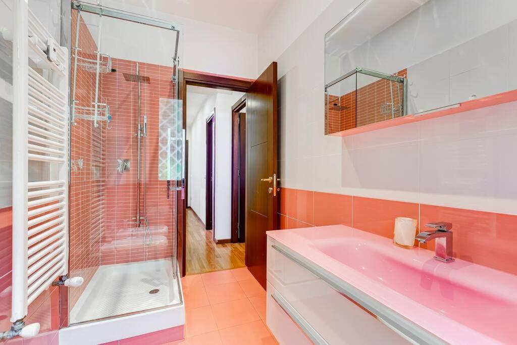 Exclusive In Eur * Rom